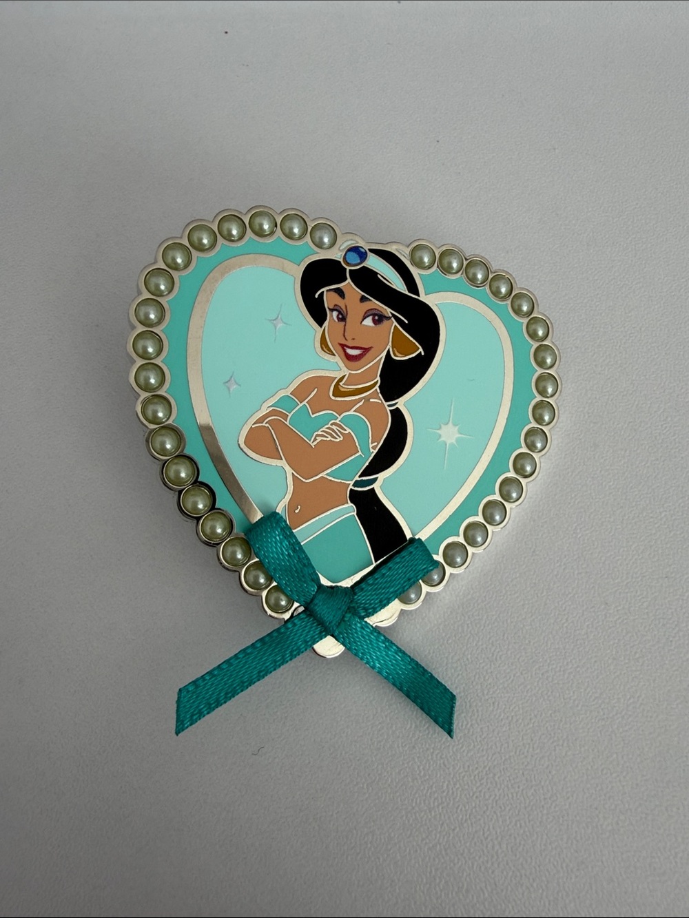 Disney Princess Heart Pin - Jasmine